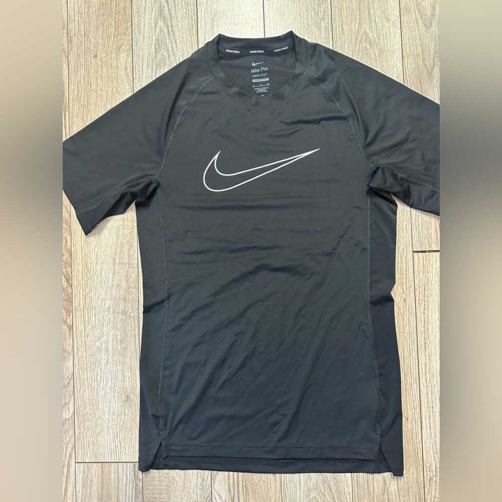 Nike Pro Dri-FIT Men's Slim Fit Short-Sleeve Dri-Fit Top